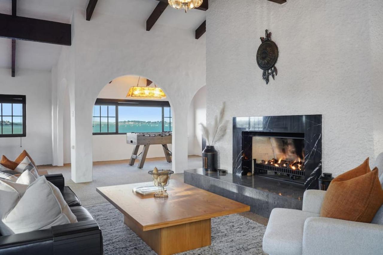 Magnificent Beachfront Mansion - Pool - Fireplace Окленд Экстерьер фото