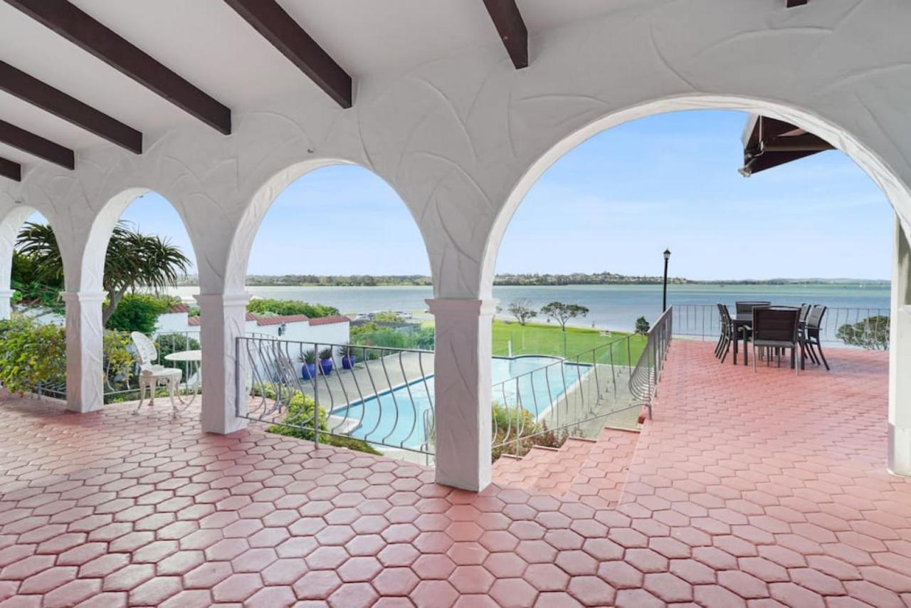 Magnificent Beachfront Mansion - Pool - Fireplace Окленд Экстерьер фото