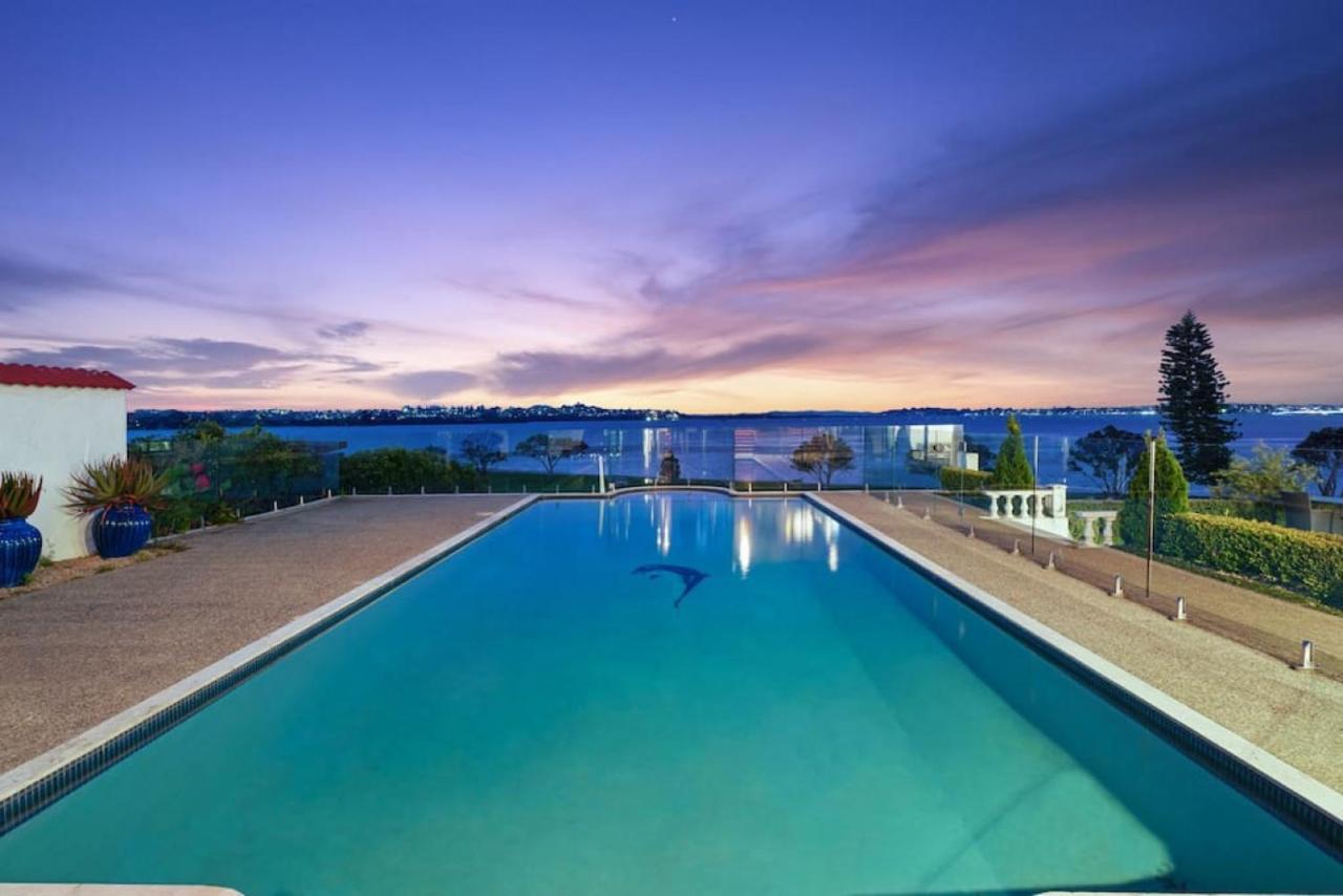 Magnificent Beachfront Mansion - Pool - Fireplace Окленд Экстерьер фото