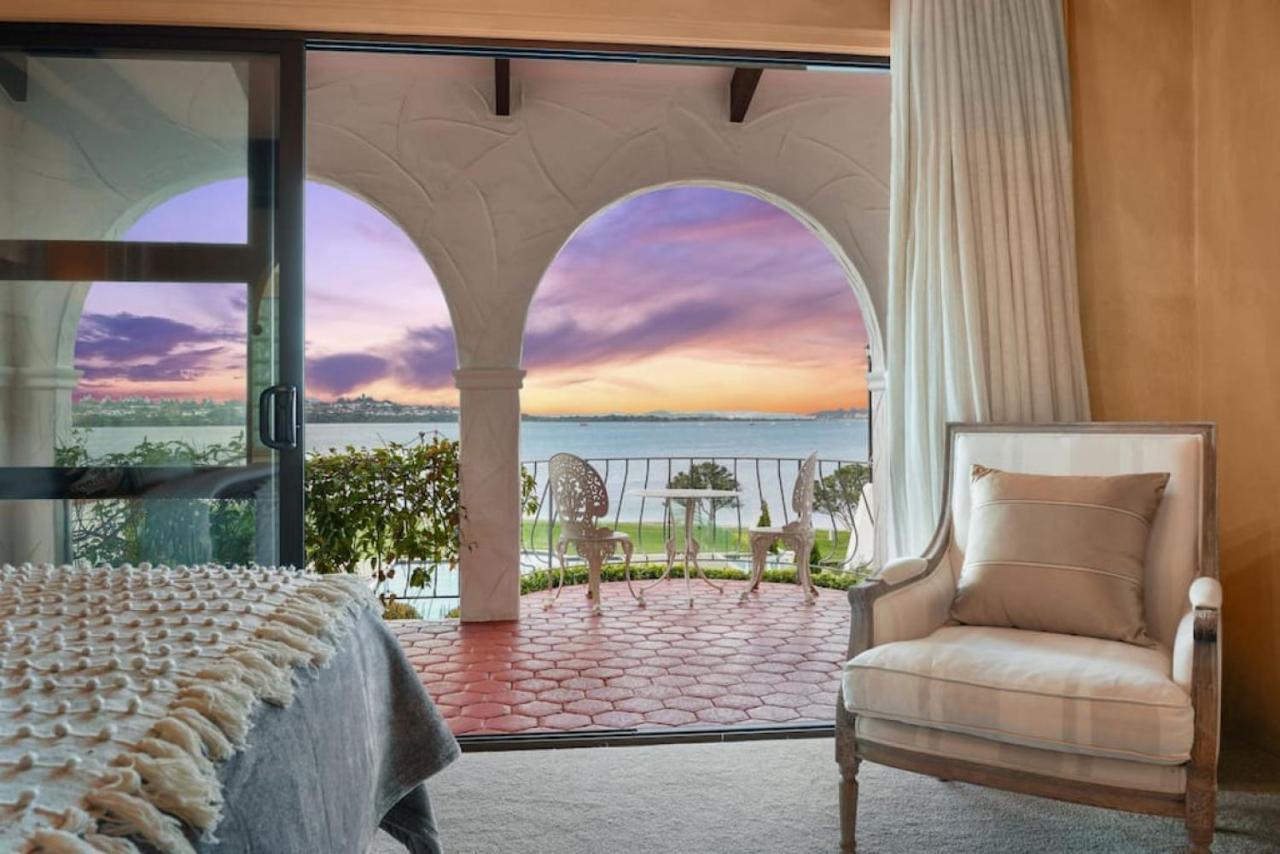 Magnificent Beachfront Mansion - Pool - Fireplace Окленд Экстерьер фото