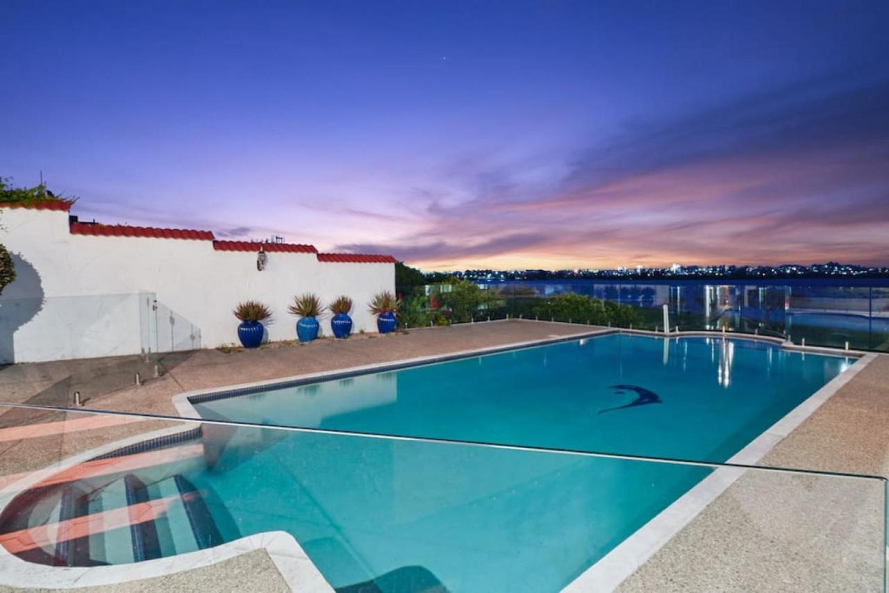 Magnificent Beachfront Mansion - Pool - Fireplace Окленд Экстерьер фото